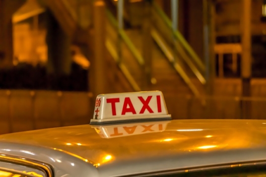 taxi-4806738_640