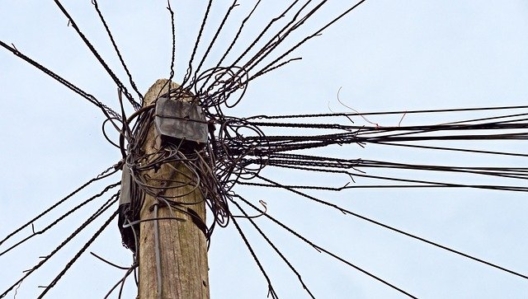 Cables y poste