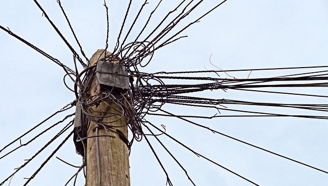 Cables y poste