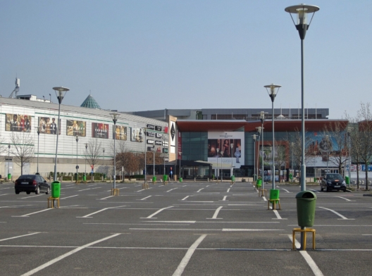 Estacionamiento centro comercial